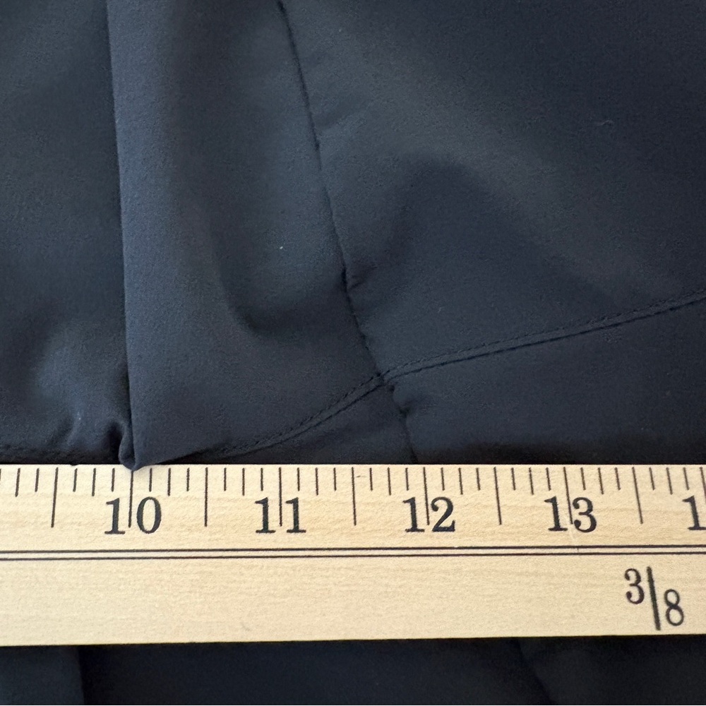 L.L. Bean Black UPF 50+ Stretch Board Shorts - Picture 13 of 13